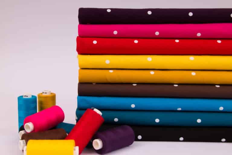 Pletenina nebo tkanina, kdo se v&nbsp;tom má vyznat?