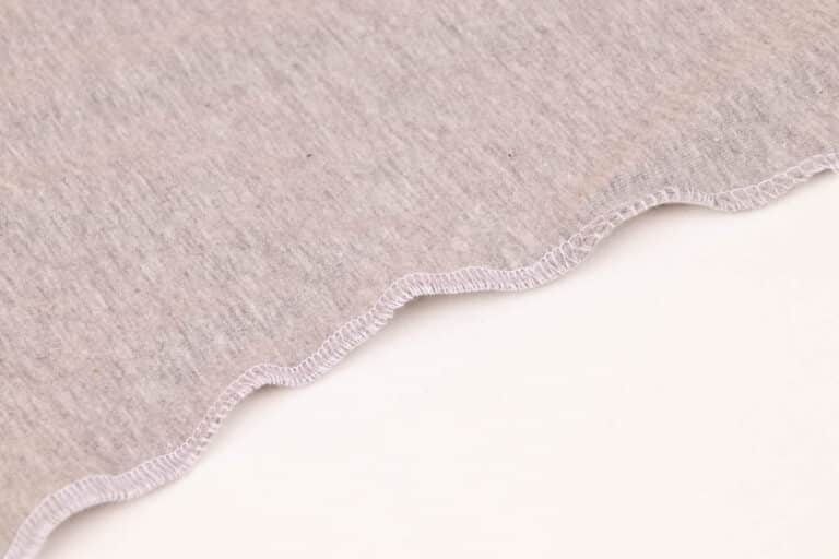 Proč se při&nbsp;šití vlní úplet a&nbsp;jak tomu předejít?